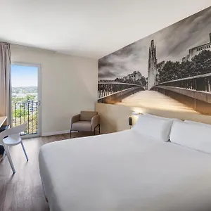 Girona 3 3*, Сальт Испания