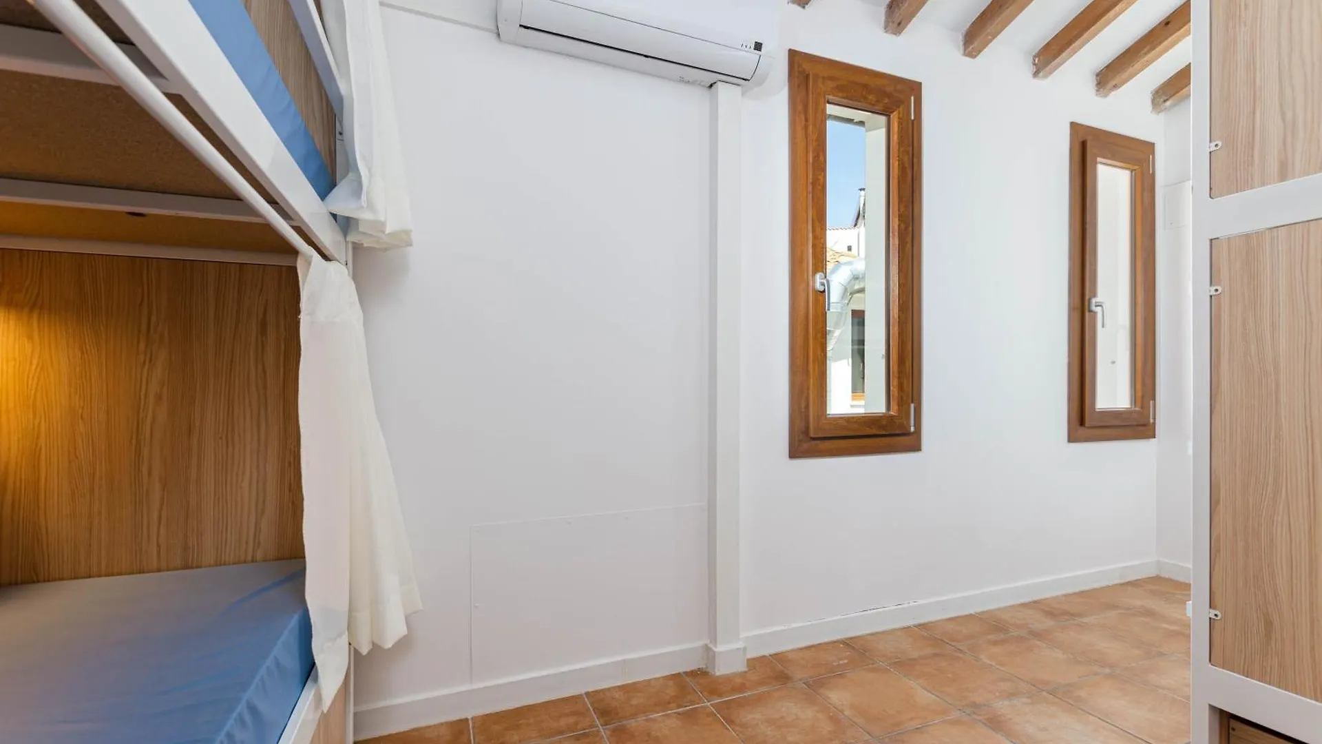 Urban Hostel Palma - Albergue Juvenil - Youth Hostel
