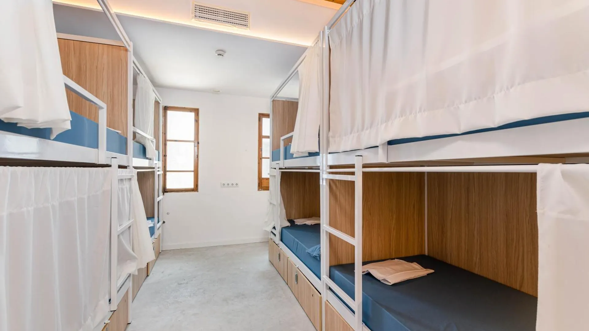 Urban Hostel Palma - Albergue Juvenil - Youth Hostel